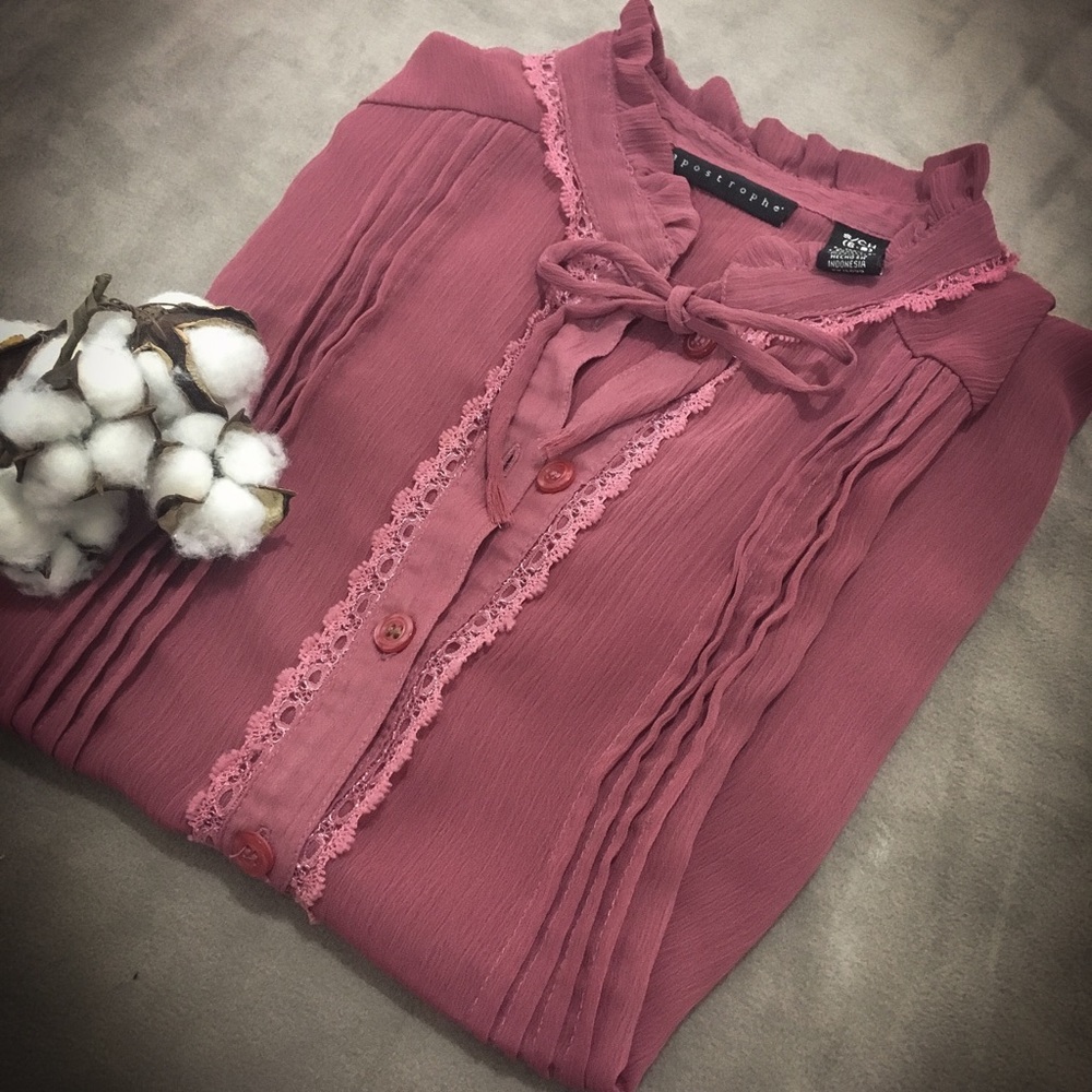 ❤️ Apostrophe Mauve Sheer Button Ruffle Lace Top